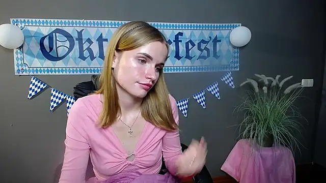 Snapshot of MargaritaKiss chatting on October 3, 6:53 pm MargaritaKiss online show from October 3, 6:53 pm