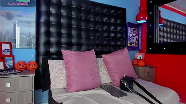 CloeRodriguez online show from October 25, 8:09 pm