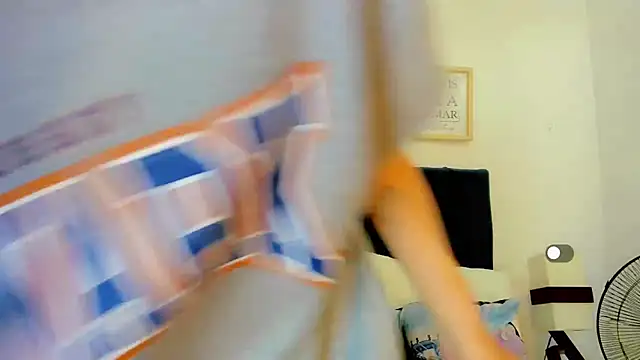 Snapshot of SexyJuliii21 chatting on September 20, 8:47 pm SexyJuliii21 online show from September 20, 8:47 pm
