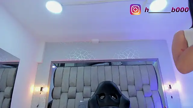 Snapshot of HailyBairen chatting on February 7, 7:49 pm HailyBairen online show from February 7, 7:49 pm