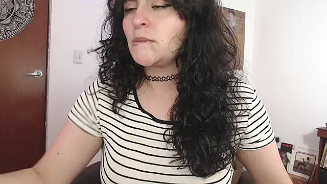 Snapshot of Marci_owo chatting on February 5, 7:10 pm Marci owo online show from February 5, 7:10 pm