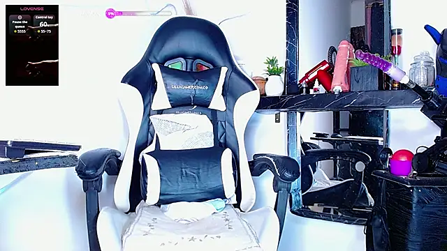 the dog lian online show from December 4, 11:37 pm