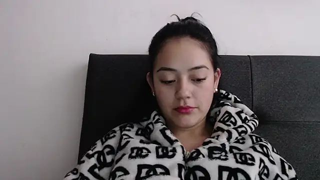 Snapshot of Alisha_99 chatting on September 25, 12:33 pm Alisha 99 online show from September 25, 12:33 pm