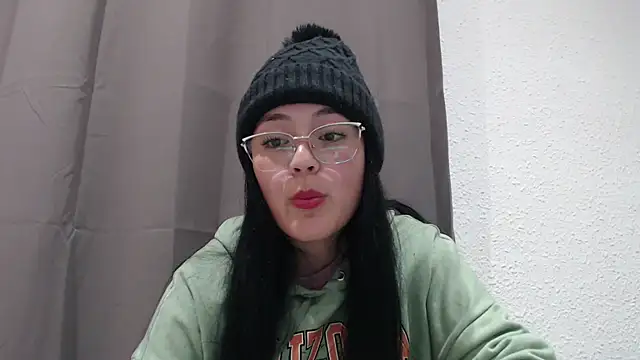 Snapshot of Alisha_99 chatting on November 30, 10:10 pm Alisha 99 online show from November 30, 10:10 pm