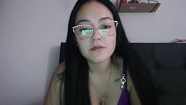 Snapshot of Alisha_99 chatting on October 18, 8:44 pm Alisha 99 online show from October 18, 8:44 pm