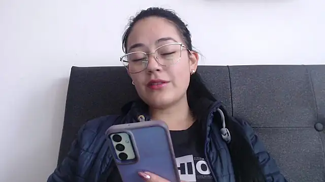 Snapshot of Alisha_99 chatting on October 22, 1:21 pm Alisha 99 online show from October 22, 1:21 pm