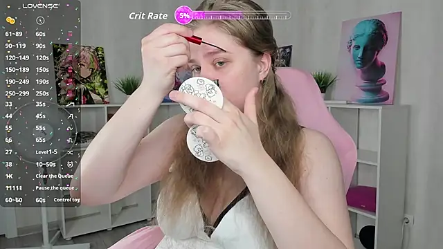 Snapshot of Megan_Violer chatting on June 19, 5:08 pm Megan Violer online show from June 19, 5:08 pm