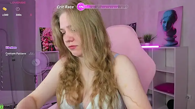Snapshot of Megan_Violer chatting on June 12, 5:21 pm Megan Violer online show from June 12, 5:21 pm