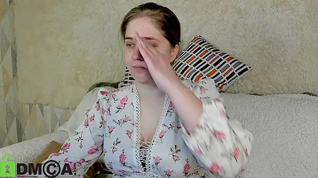 Snapshot of Megan_Violer chatting on November 21, 5:12 pm Megan Violer online show from November 21, 5:12 pm