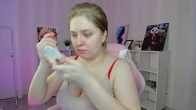 Megan Violer online show from February 16, 5:22 pm