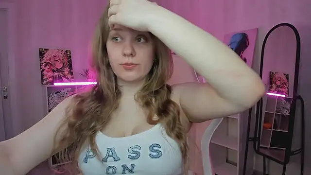 Snapshot of Megan_Violer chatting on April 29, 5:17 pm Megan Violer online show from April 29, 5:17 pm