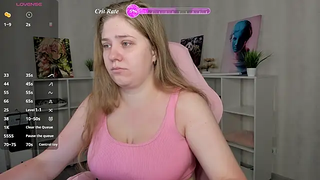 Snapshot of Megan_Violer chatting on July 9, 5:23 pm Megan Violer online show from July 9, 5:23 pm