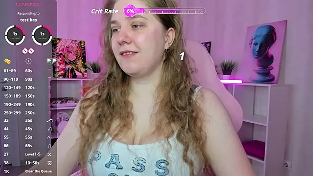 Snapshot of Megan_Violer chatting on June 4, 5:28 pm Megan Violer online show from June 4, 5:28 pm