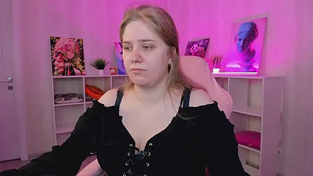 Snapshot of Megan_Violer chatting on June 30, 5:24 pm Megan Violer online show from June 30, 5:24 pm