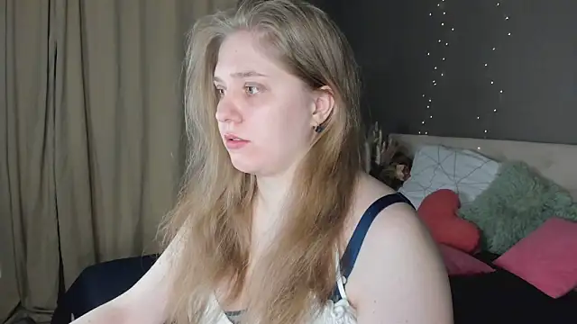 Megan Violer online show from April 16, 5:25 pm