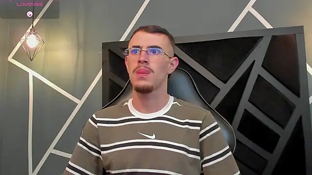 CodyWalkerR online show from September 17, 5:26 pm