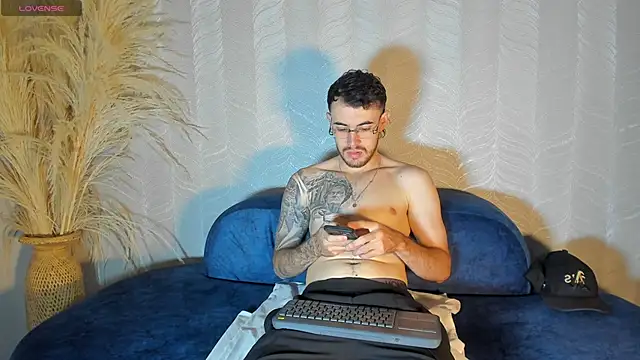 Snapshot of CodyWalkerR chatting on June 21, 5:30 pm CodyWalkerR online show from June 21, 5:30 pm
