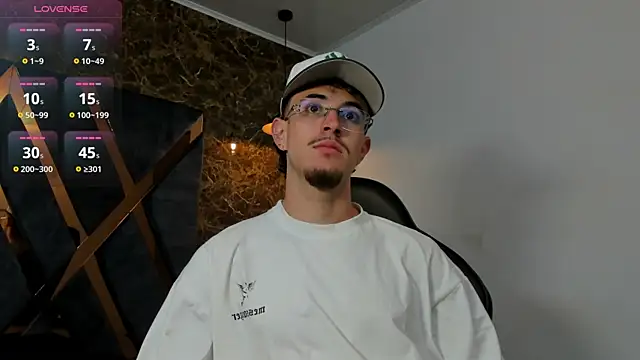 CodyWalkerR online show from April 5, 12:28 am