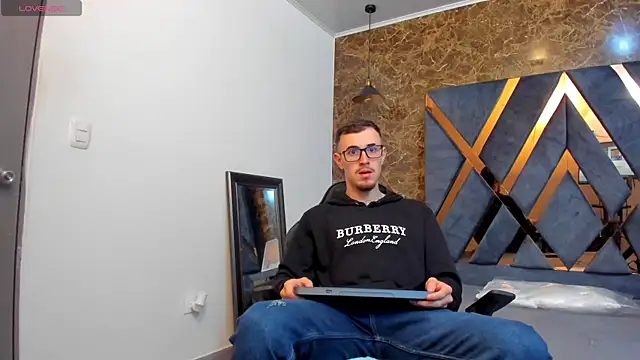 CodyWalkerR online show from February 5, 5:20 pm