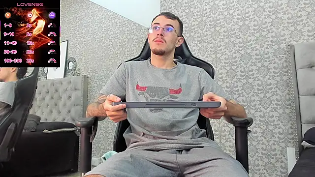 Snapshot of CodyWalkerR chatting on November 5, 5:27 pm CodyWalkerR online show from November 5, 5:27 pm