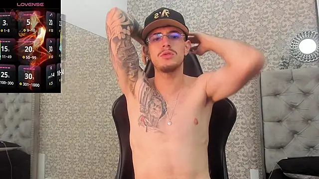 Snapshot of CodyWalkerR chatting on November 7, 5:28 pm CodyWalkerR online show from November 7, 5:28 pm