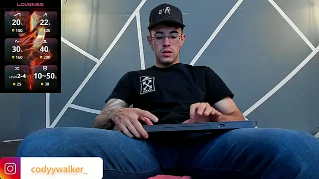 Snapshot of CodyWalkerR chatting on April 21, 11:22 pm CodyWalkerR online show from April 21, 11:22 pm