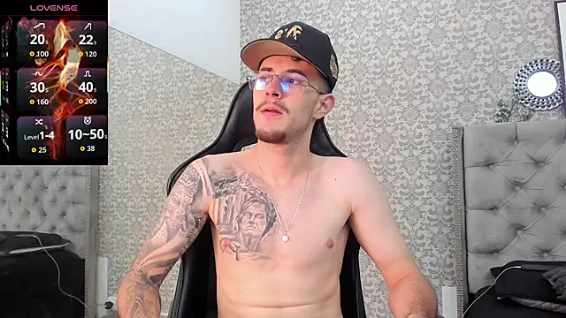 Snapshot of CodyWalkerR chatting on November 6, 5:17 pm CodyWalkerR online show from November 6, 5:17 pm