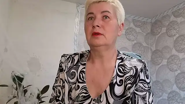 NicoleOlla online show from October 29, 3:27 am