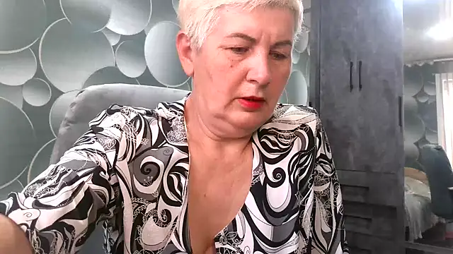 NicoleOlla online show from October 3, 4:58 am