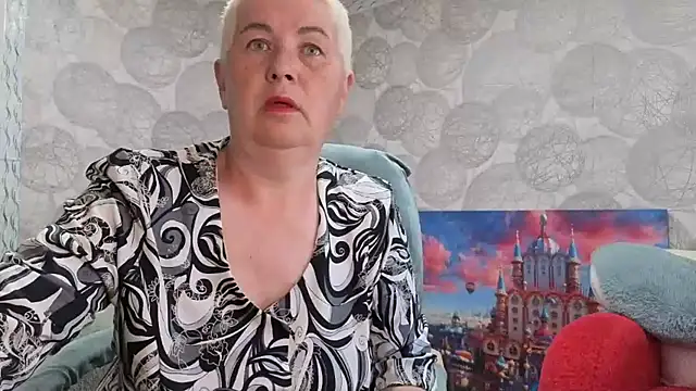 NicoleOlla online show from May 4, 1:53 am