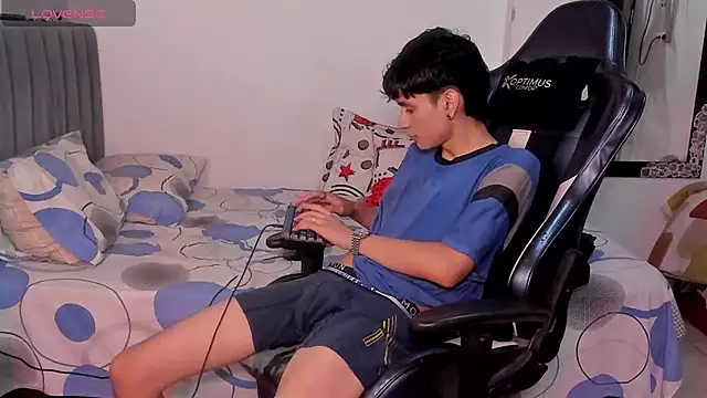 cute diego  online show from October 3, 10:33 pm