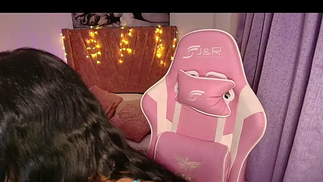 Snapshot of RachelStein chatting on November 23, 10:03 am RachelStein online show from November 23, 10:03 am