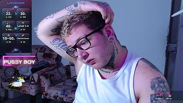 Snapshot of princeFtm chatting on March 19, 8:11 pm princeFtm online show from March 19, 8:11 pm