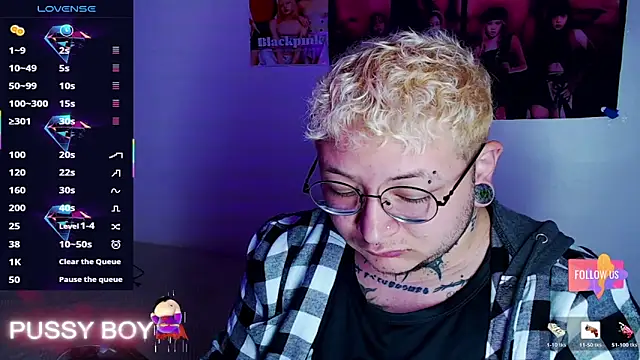 Snapshot of princeFtm chatting on February 16, 3:21 pm princeFtm online show from February 16, 3:21 pm