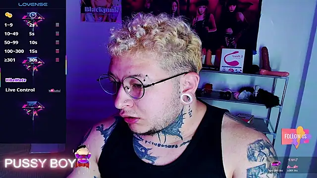 Snapshot of princeFtm chatting on February 25, 3:23 pm princeFtm online show from February 25, 3:23 pm