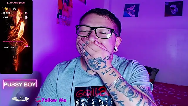 Snapshot of princeFtm chatting on November 25, 1:22 pm princeFtm online show from November 25, 1:22 pm