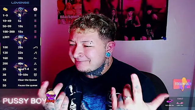 Snapshot of princeFtm chatting on February 10, 5:23 pm princeFtm online show from February 10, 5:23 pm