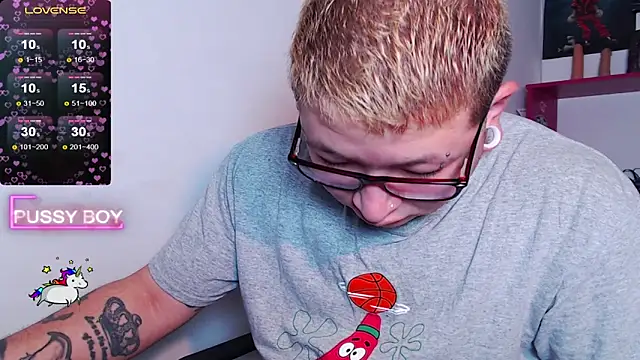 Snapshot of princeFtm chatting on February 13, 4:39 pm princeFtm online show from February 13, 4:39 pm