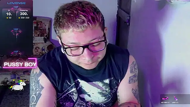 Snapshot of princeFtm chatting on March 9, 4:44 pm princeFtm online show from March 9, 4:44 pm