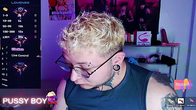 Snapshot of princeFtm chatting on February 26, 7:58 pm princeFtm online show from February 26, 7:58 pm