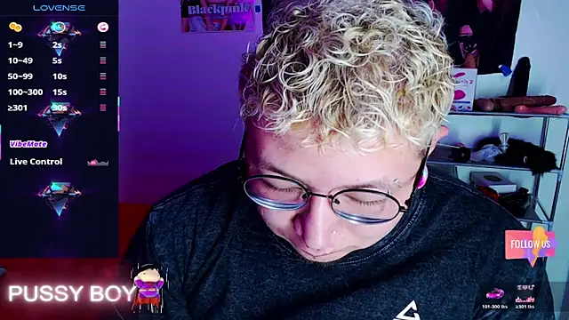 Snapshot of princeFtm chatting on March 15, 3:30 pm princeFtm online show from March 15, 3:30 pm