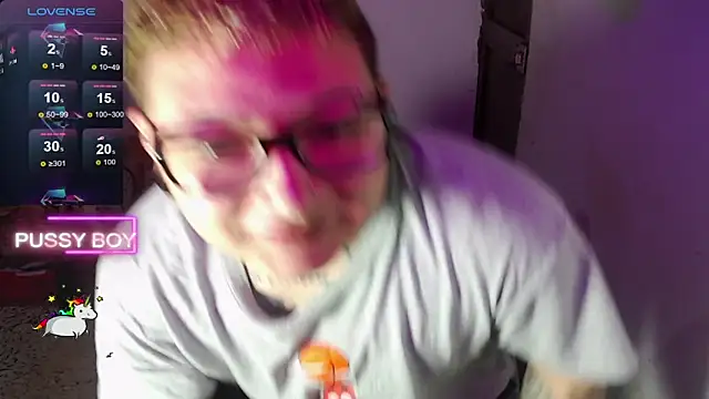 Snapshot of princeFtm chatting on February 21, 2:48 pm princeFtm online show from February 21, 2:48 pm