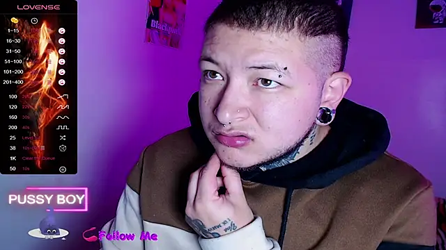 Snapshot of princeFtm chatting on October 19, 1:25 pm princeFtm online show from October 19, 1:25 pm