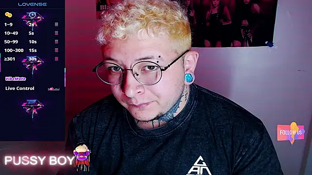 Snapshot of princeFtm chatting on February 12, 4:40 pm princeFtm online show from February 12, 4:40 pm