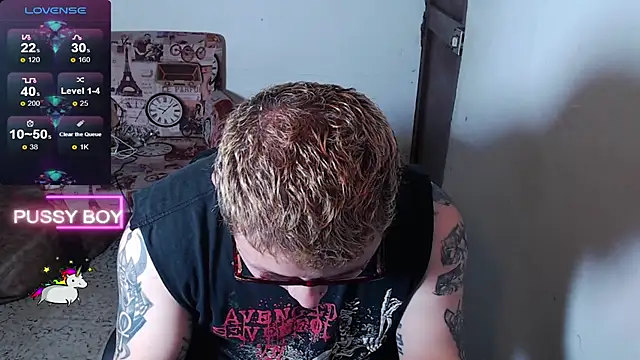 Snapshot of princeFtm chatting on March 1, 5:27 pm princeFtm online show from March 1, 5:27 pm