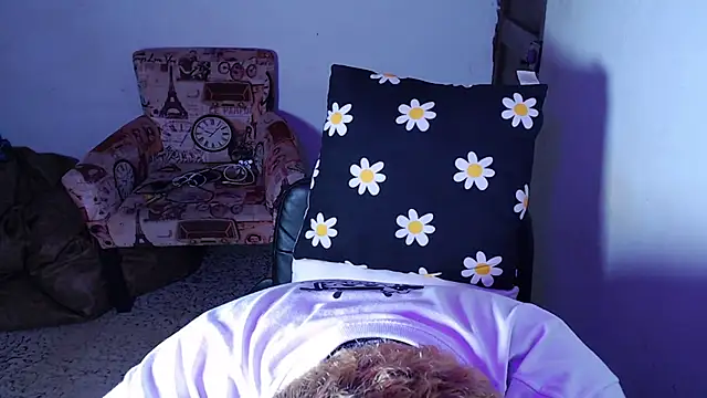 Snapshot of princeFtm chatting on February 24, 5:42 pm princeFtm online show from February 24, 5:42 pm