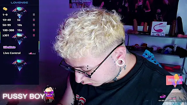 Snapshot of princeFtm chatting on February 20, 6:32 pm princeFtm online show from February 20, 6:32 pm