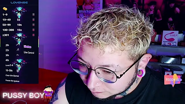 Snapshot of princeFtm chatting on March 21, 2:10 pm princeFtm online show from March 21, 2:10 pm