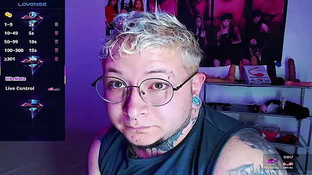 Snapshot of princeFtm chatting on March 4, 4:59 pm princeFtm online show from March 4, 4:59 pm