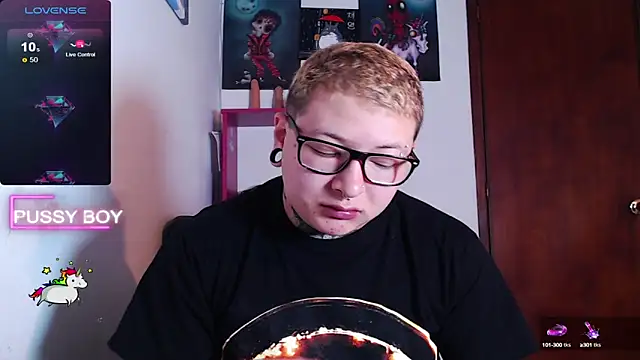 Snapshot of princeFtm chatting on February 16, 6:10 pm princeFtm online show from February 16, 6:10 pm